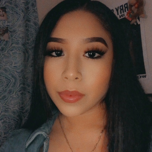 Meet your Posher, Liliana - Picture 1 of 1